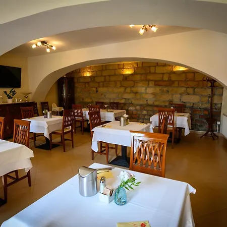Hotel U Krale 3*