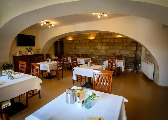 Hotel U Krale 3*